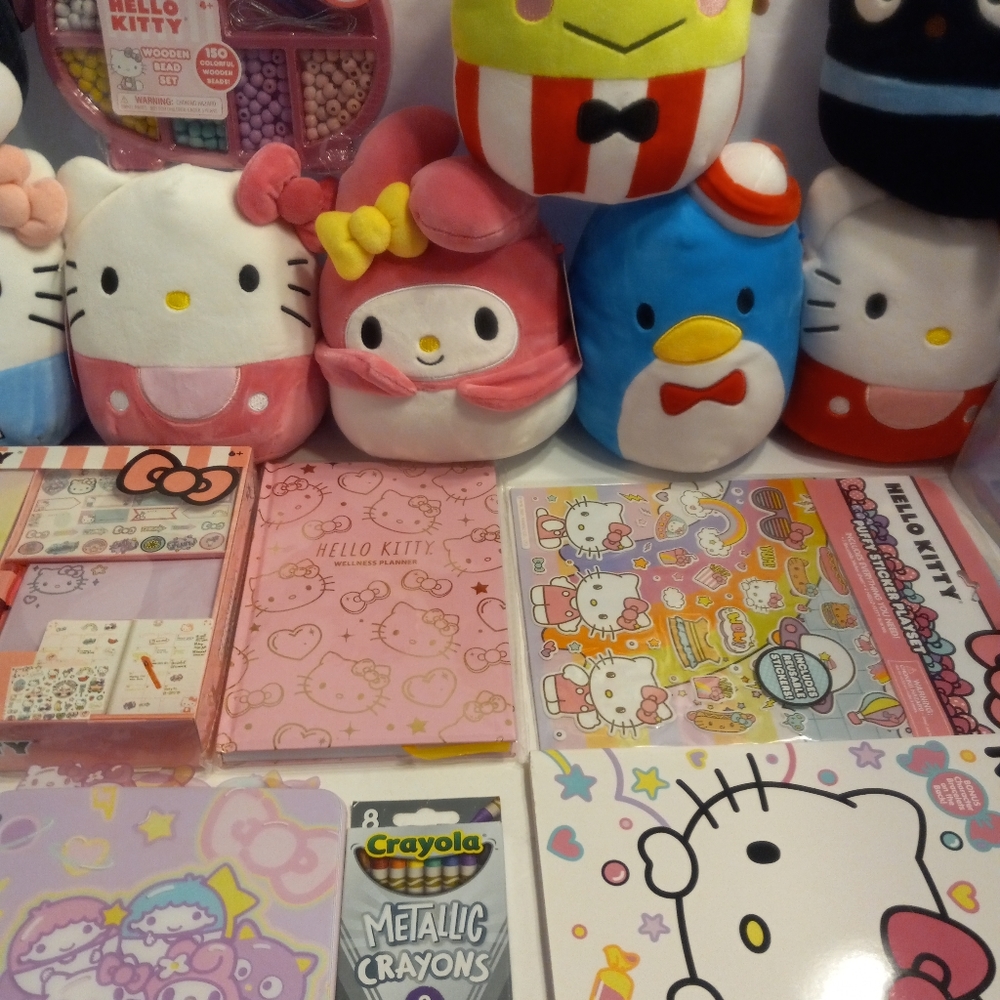 Hello Kitty Bundle - Picture 3 of 4